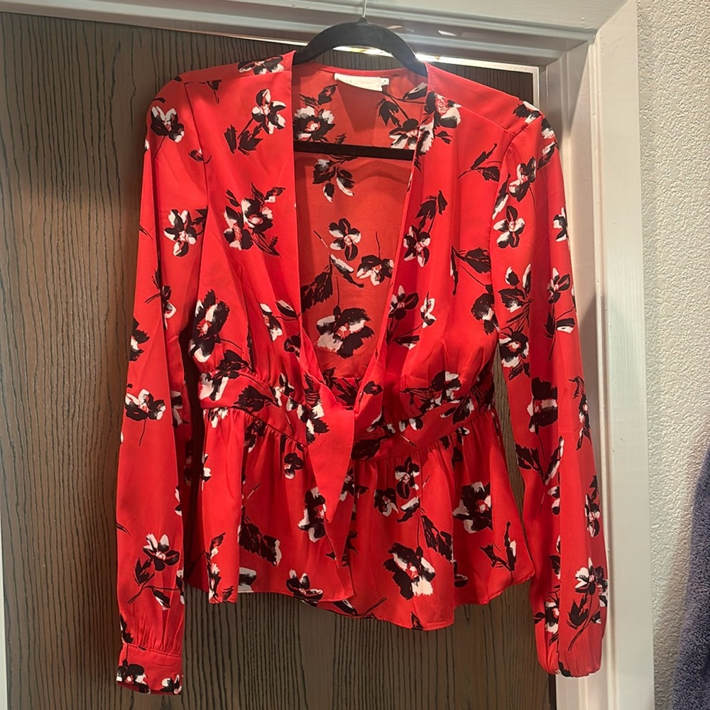 Red plunge top in medium bought from vici collection. Tag say “the room”